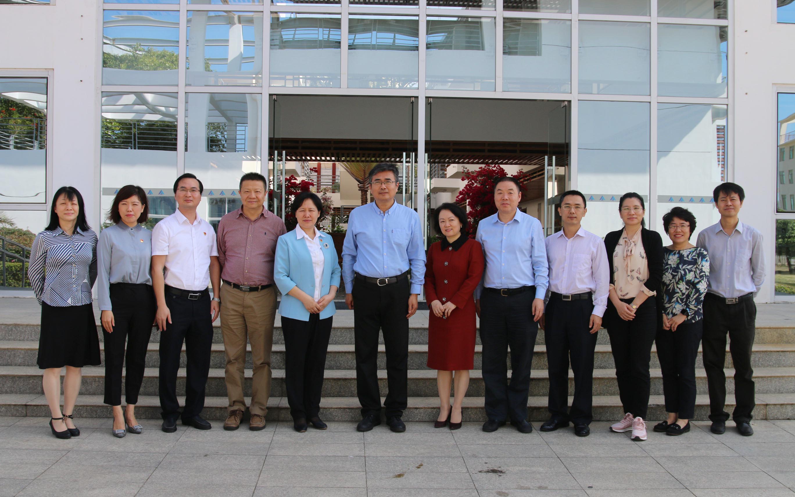 海南省委组织部走访慰问吴一戎院士